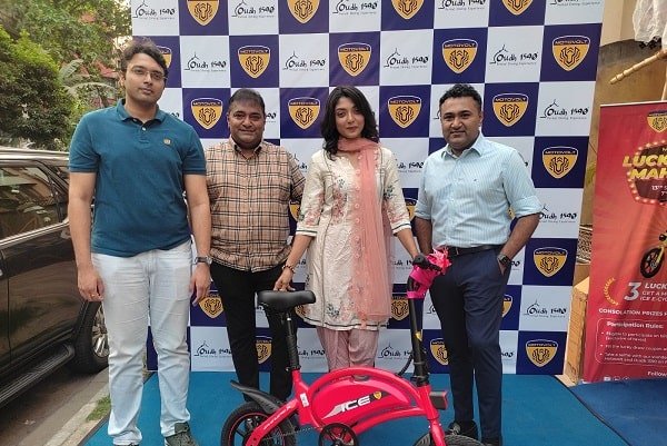 Devlina Kumar Hands Over E-Cycles To The Winners Of Motovolt Lucky Draw Mahotsav Contest